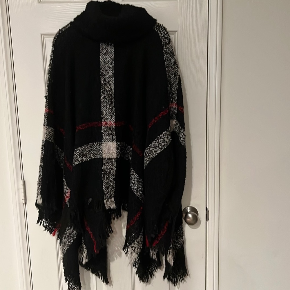 Chic soul women’s poncho brand new